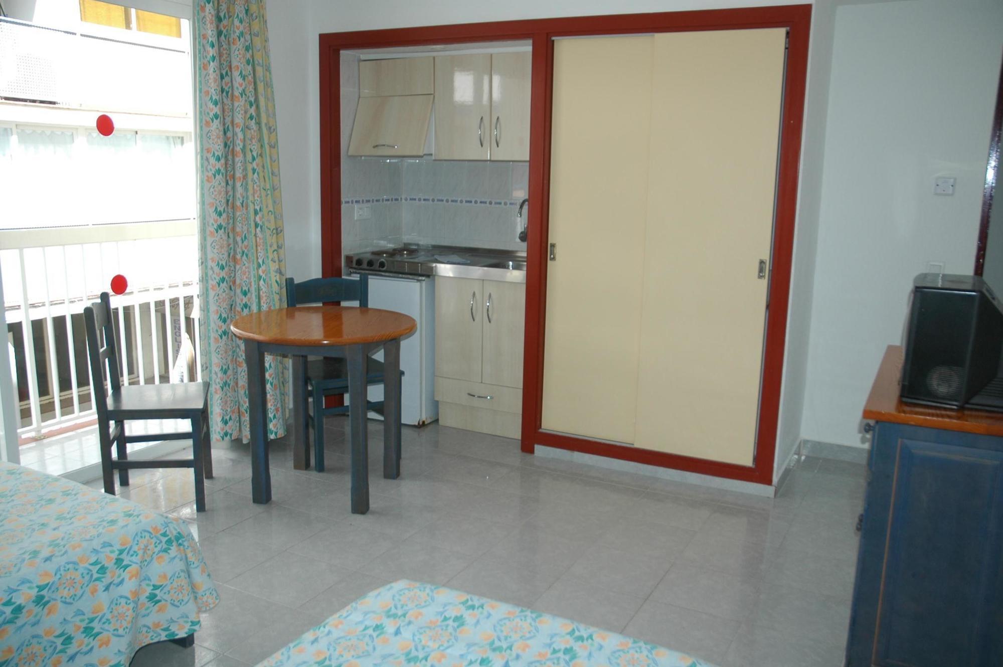 Excelsior Estudios & Apartamentos Sant Antoni de Portmany Exterior foto